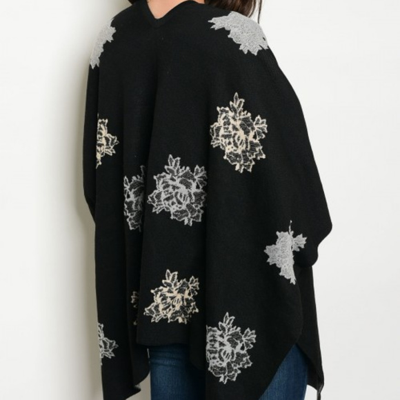 BOHO BLACK FLORAL PRINT PONCHO - Picture 3 of 3